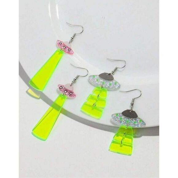UFO Shaped Earrings - Picture 4 of 4